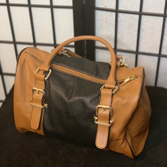 Express Satchel - Picture 2 of 3